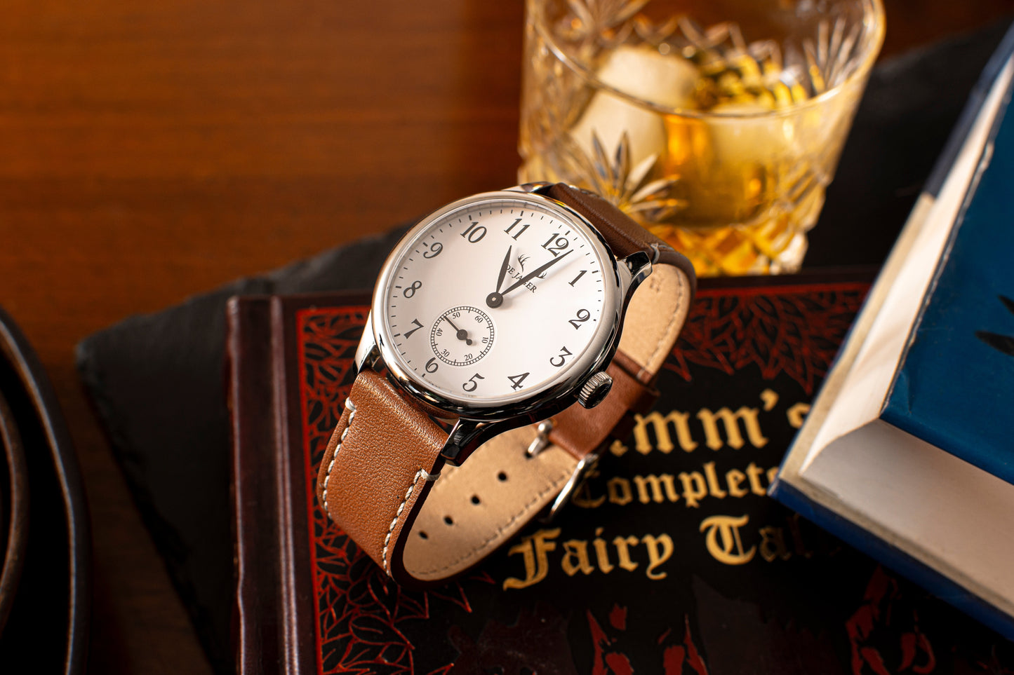 DeJager Classic dress watch with 40mm case and genuine leather strap